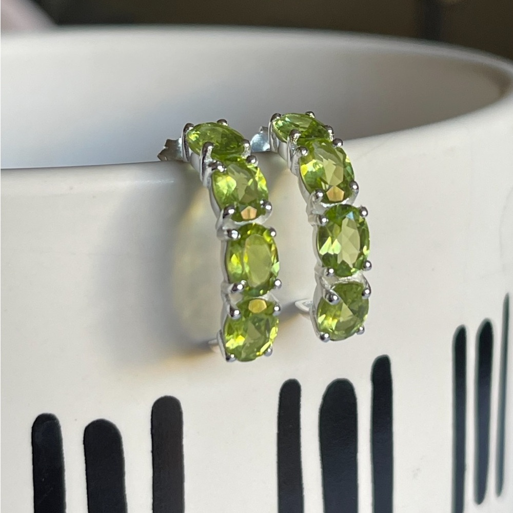🎉HP🎉New Peridot and Sterling Pierced Semi Hoop Earrings Intense Sparkle … - Picture 4 of 7